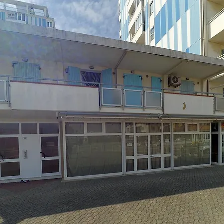 Nettuno 3 *
